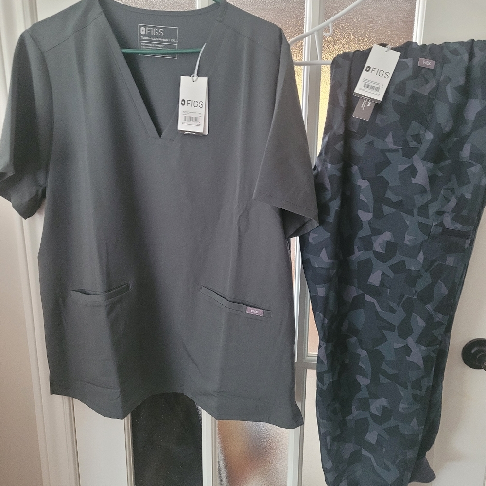 NWT Figs Scrub Set